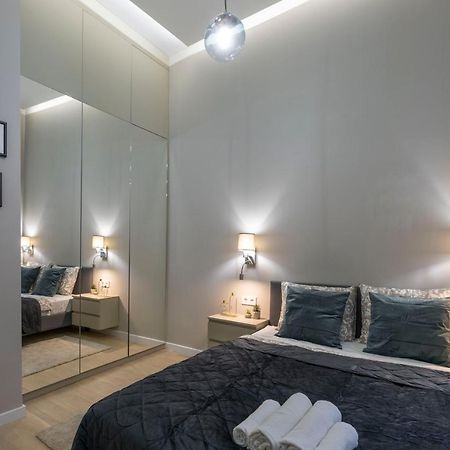 Luxurious & Spacious Central Residence With Balcony Budapest Bagian luar foto