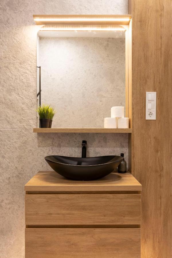Luxurious & Spacious Central Residence With Balcony Budapest Bagian luar foto