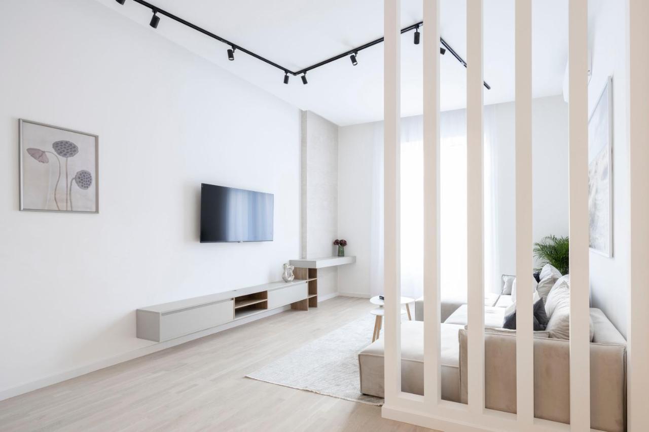 Luxurious & Spacious Central Residence With Balcony Budapest Bagian luar foto