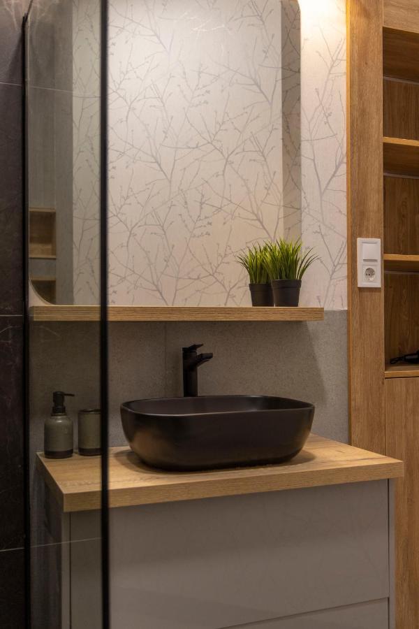 Luxurious & Spacious Central Residence With Balcony Budapest Bagian luar foto