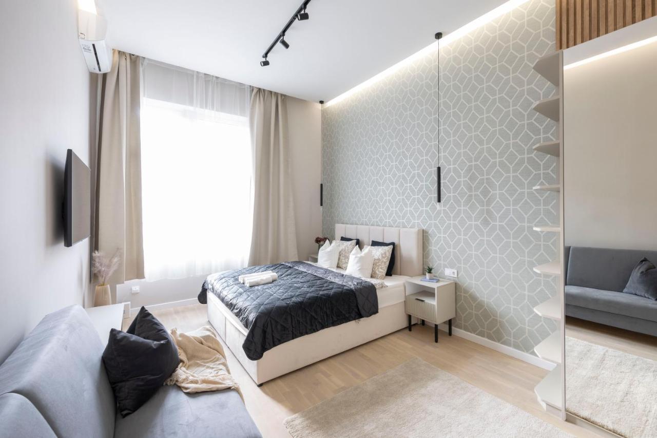 Luxurious & Spacious Central Residence With Balcony Budapest Bagian luar foto