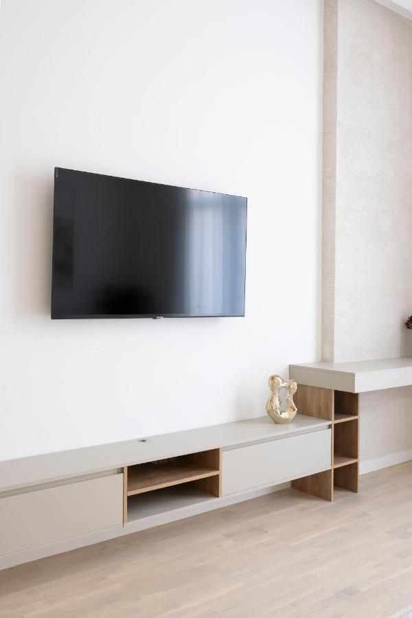 Luxurious & Spacious Central Residence With Balcony Budapest Bagian luar foto