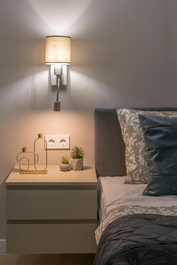 Luxurious & Spacious Central Residence With Balcony Budapest Bagian luar foto