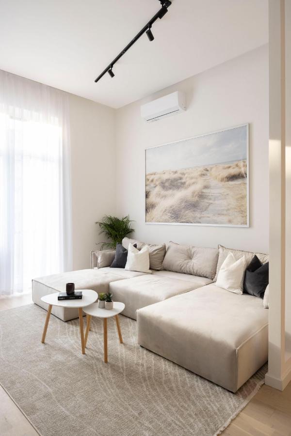 Luxurious & Spacious Central Residence With Balcony Budapest Bagian luar foto