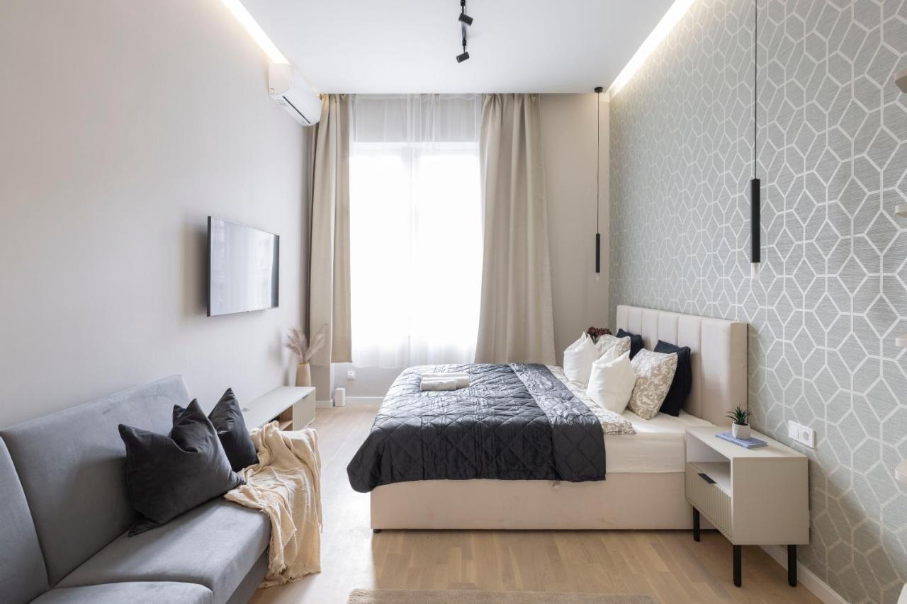 Luxurious & Spacious Central Residence With Balcony Budapest Bagian luar foto